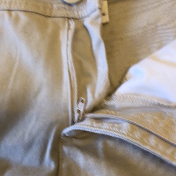 ST. JOHN’S BAY SIZE 8P KHAKI SHORTS STRETCHY COTTON/SPANDEX 8 1/2” INSEAM - #148 - Picture 7 of 7